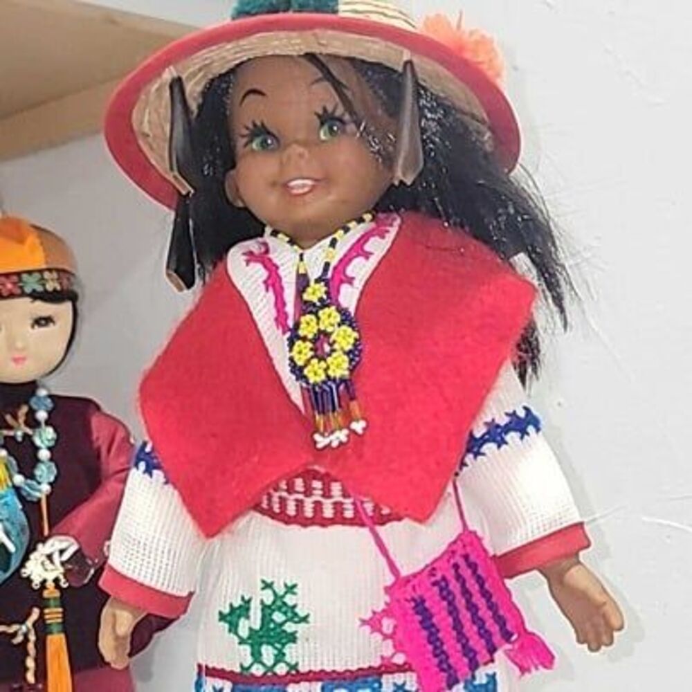 Rare Vintage Mexican Native American Handmade Huichol Folk Art Traditional Doll